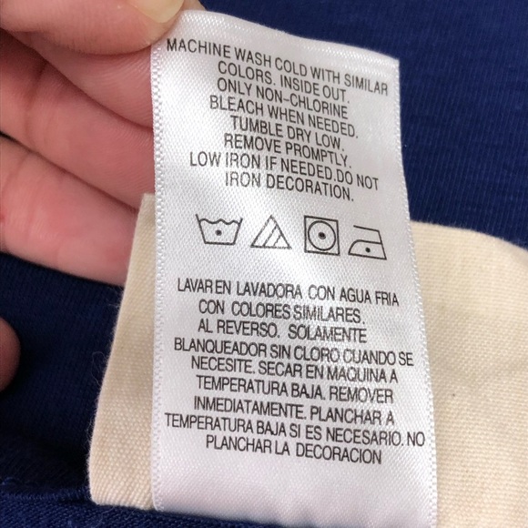 Modern Lux “Be Kind” Kindness Heart Tee - Picture 7 of 7